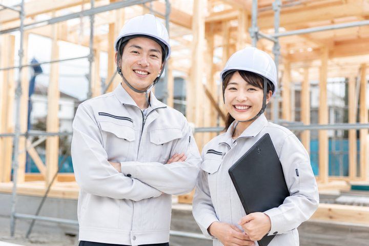 建設業・現場採用動画のイメージ。現場スタッフと安全管理の様子